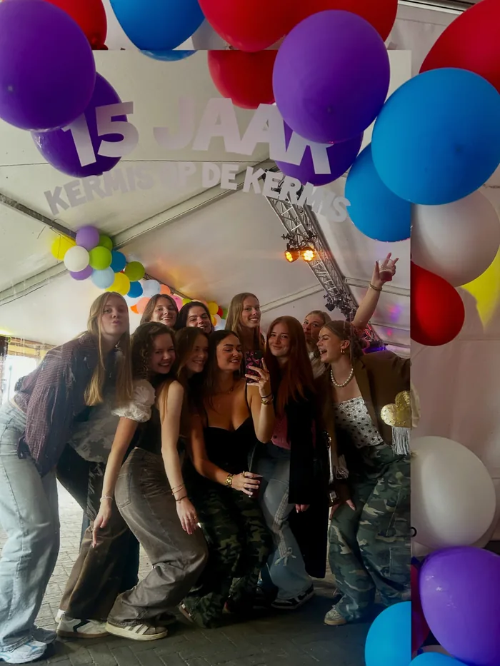 Feestspiegel op de Handel Kermis